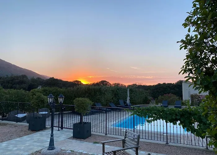 Hotel Les Bergeries D'Alata Maison De Charme & Suites Avec Piscine 3*