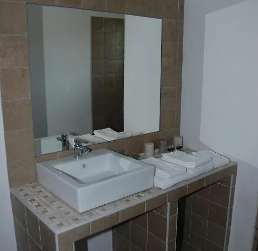 Hotel Les Bergeries D'Alata Maison De Charme & Suites Avec Piscine 3*