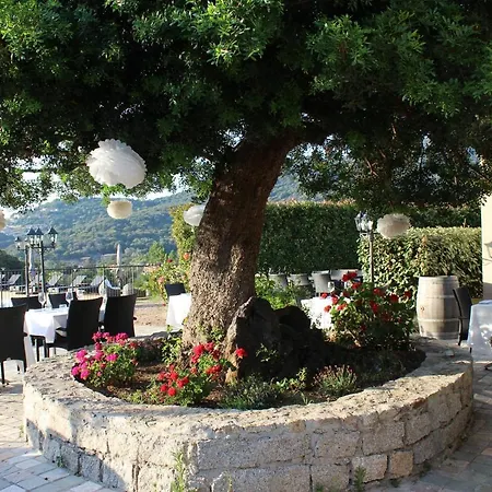 & Restaurant Les Bergeries D'alata Hotel Alata