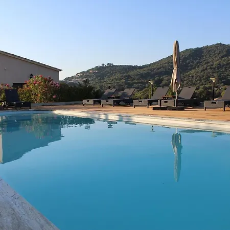 & Restaurant Les Bergeries D'alata 3*