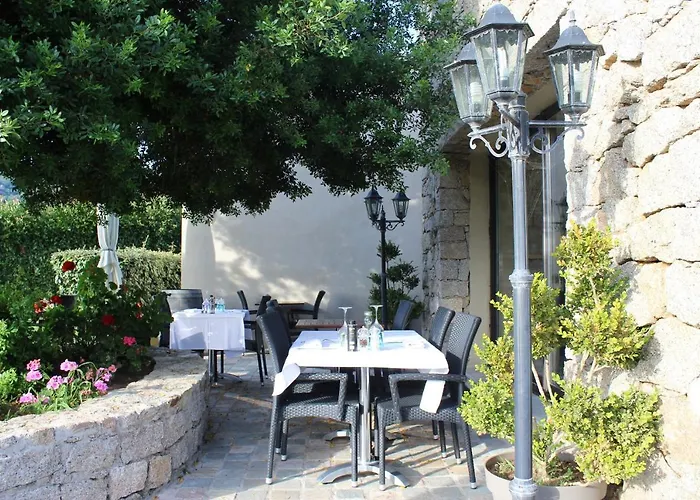 & Les Bergeries D'alata Otel Alata